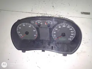 Foto de CUADRO INSTRUMENTOS VOLKSWAGEN POLO IV (9N1) 1.4 16V (75 CV / 55 KW) referencia 110080124001