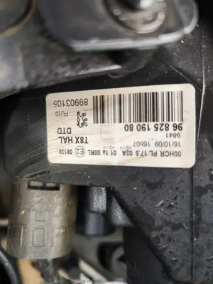 Foto de FARO DERECHO PEUGEOT 5008 1.6 HDi FAP CAT (9HZ / DV6TED4) (109 CV / 80 KW) foto 2