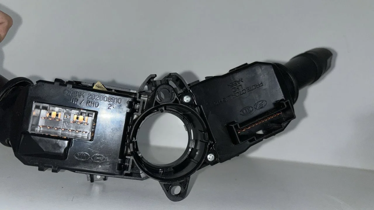 Foto de MANDO MULTIFUNCION KIA RIO (UB) 1.2 CAT (86 CV / 63 KW) referencia 202008910