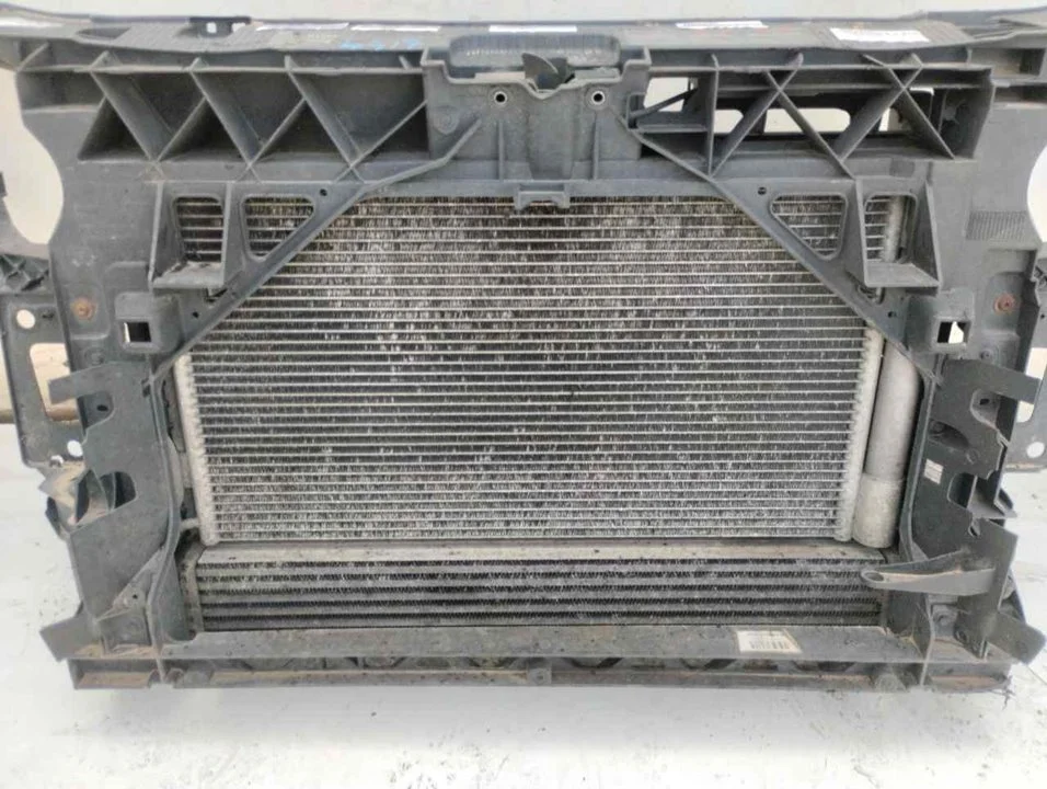 Foto de CONDENSADOR / RADIADOR AIRE ACONDICIONADO SEAT IBIZA BERLINA (6J5) 1.6 TDI (105 CV / 77 KW)