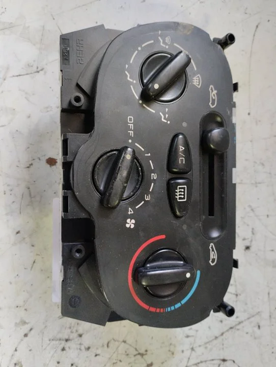 Foto de MANDO CALEFACCION / AIRE ACONDICIONADO PEUGEOT 206 1.4 HDi (68 CV / 50 KW) referencia 99210