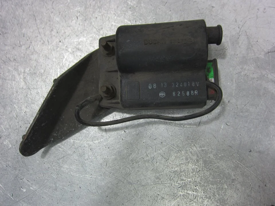 Foto de BOBINA ENCENDIDO PIAGGIO (VESPA) ZIP referencia 82588R