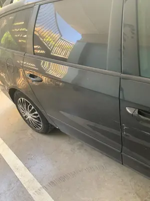 Foto de PUERTA TRASERA DERECHA VOLKSWAGEN PASSAT VARIANT (3C5) 2.0 TDI (140 CV / 103 KW) referencia 3C9833056D foto 2