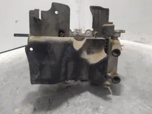Foto de RADIADOR AGUA HONDA FES /SH /SES /DYLAN /PS 125 125 cm3 - 10 kW CAT-U (14 CV / 10 KW) referencia 19010-KTF-641 foto 3