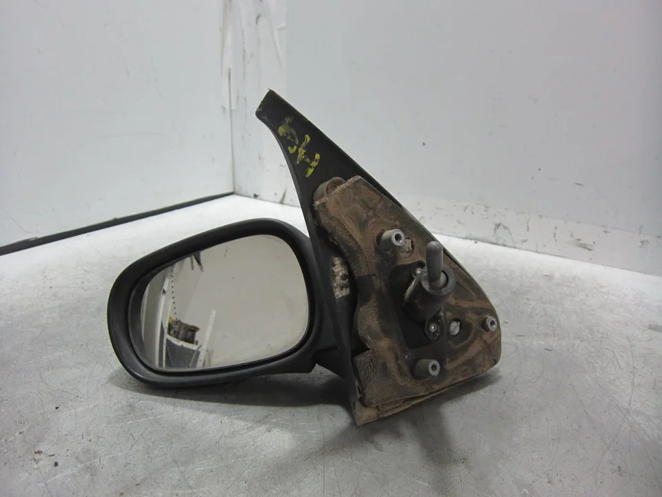Foto de RETROVISOR IZQUIERDO RENAULT CLIO II FASE II (B/CB0) 1.2 (58 CV / 43 KW) referencia 846099