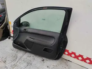 Foto de PUERTA DELANTERA DERECHA PEUGEOT 206 + 1.1 (60 CV / 44 KW) foto 10