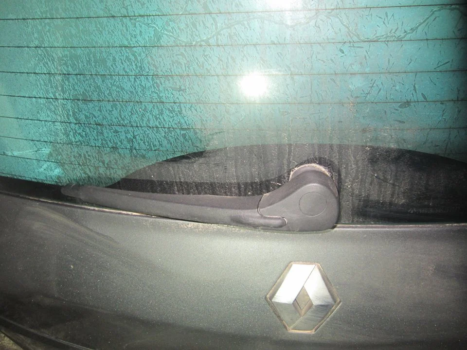 Foto de MOTOR LIMPIA TRASERO RENAULT ESPACE IV (JK0) 2.0 16V (136 CV / 100 KW) referencia 8200031083