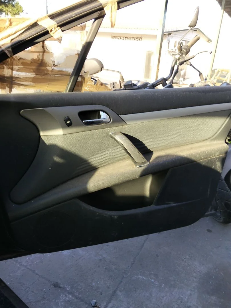 Foto de GUARNECIDO PUERTA DELANTERA DERECHA PEUGEOT 407 1.6 HDi FAP CAT (9HZ / DV6TED4) (109 CV / 80 KW) referencia 933293