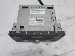 Foto de SISTEMA AUDIO / RADIO CD FORD FIESTA (CBK) 1.3 CAT (69 CV / 51 KW) referencia 10R023539 foto 4
