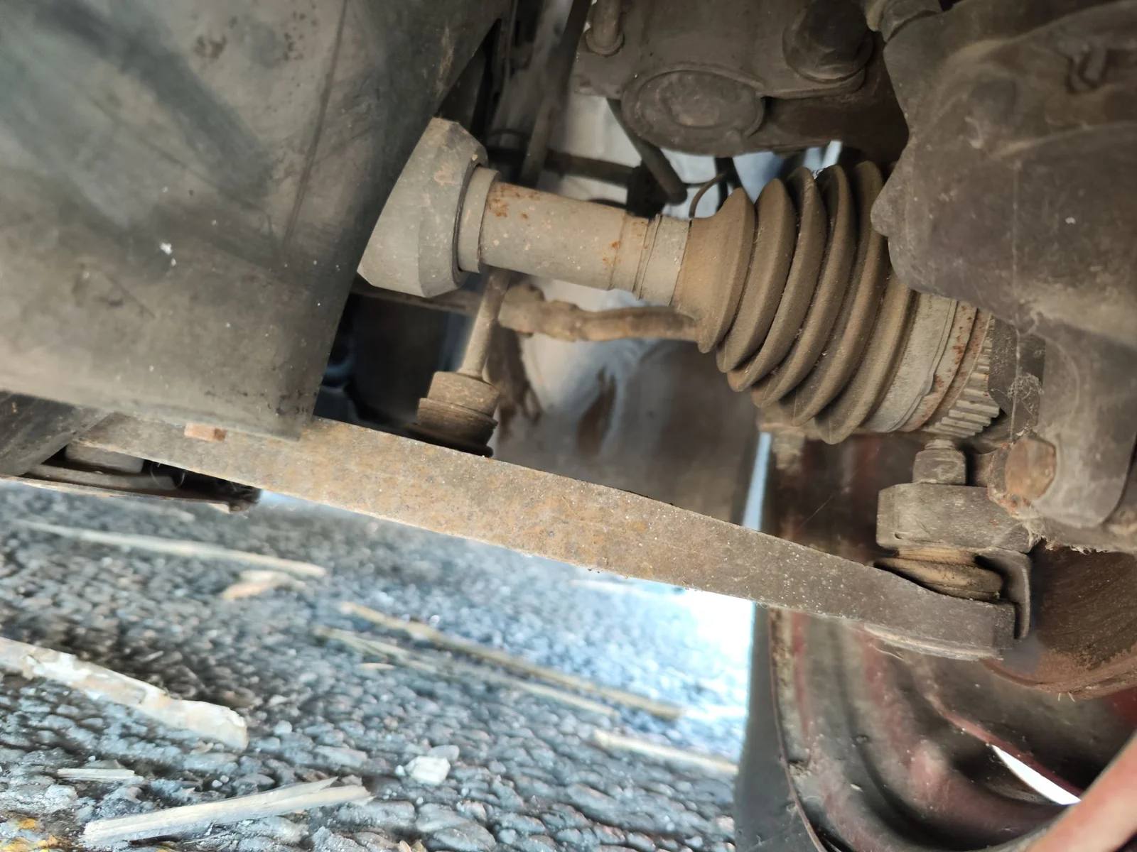 Foto de BRAZO SUSPENSION DELANTERO IZQUIERDO RENAULT LAGUNA (B56) 2.0 (113 CV / 83 KW)