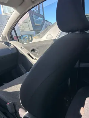 Foto de ASIENTO DELANTERO IZQUIERDO TOYOTA YARIS (KSP9/SCP9/NLP9) 1.3 16V CAT (101 CV / 74 KW) referencia 712000DL11B0 foto 2