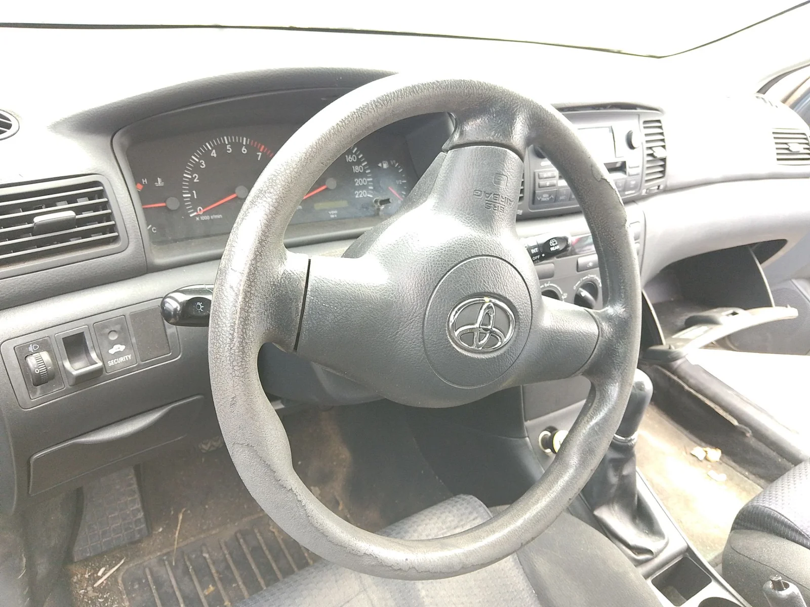 Foto de SALPICADERO TOYOTA COROLLA (E12) 1.4 16V CAT (97 CV / 71 KW)