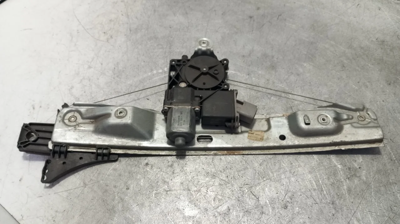 Foto de ELEVALUNAS TRASERO IZQUIERDO OPEL INSIGNIA BERLINA 2.0 CDTI CAT (131 CV / 96 KW) referencia 966308102