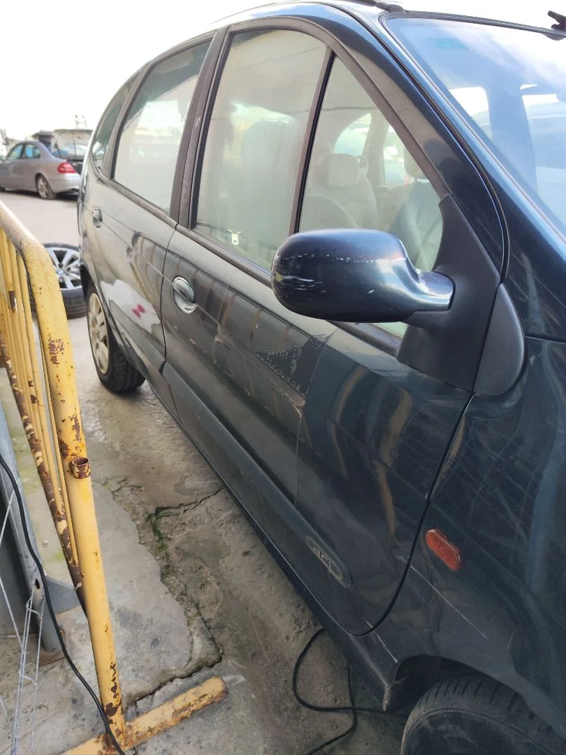 Foto de PUERTA DELANTERA DERECHA RENAULT SCENIC I (JA...) 1.9 dCi Diesel CAT (102 CV / 75 KW) referencia 7751474577