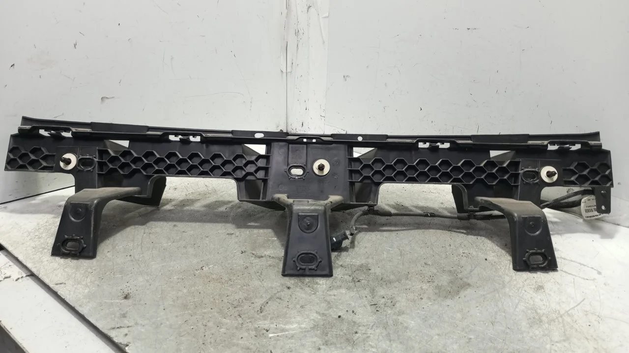 Foto de SOPORTE PARAGOLPES TRASERO PEUGEOT 3008 1.5 Blue-HDI FAP (131 CV / 96 KW) referencia 9838234280