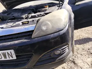 Foto de FARO ANTINIEBLA IZQUIERDO OPEL ASTRA H GTC 1.9 CDTI (120 CV / 88 KW) referencia 13261997
