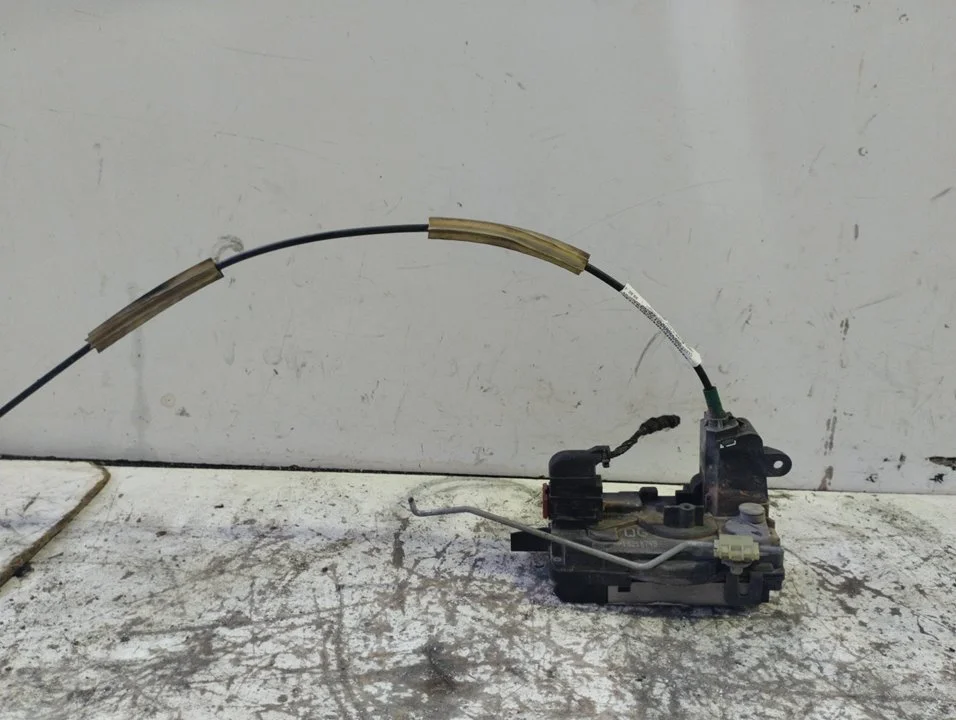 Foto de CERRADURA PUERTA DELANTERA DERECHA OPEL ASTRA G BERLINA 1.6 16V (101 CV / 74 KW) referencia 13210749