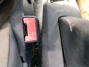 Foto de ENGANCHE CINTURON DELANTERO IZQUIERDO SEAT IBIZA (6L1) 1.9 SDI (64 CV / 47 KW)