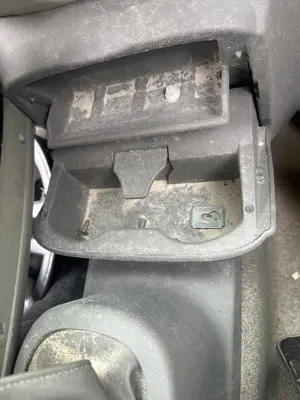 Foto de CENICERO NISSAN MICRA (K12E) 1.2 CAT (65 CV / 48 KW)