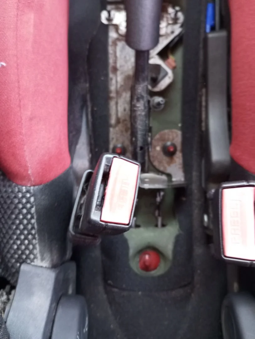 Foto de ENGANCHE CINTURON DELANTERO IZQUIERDO CITROEN C2 1.4 (73 CV / 54 KW)