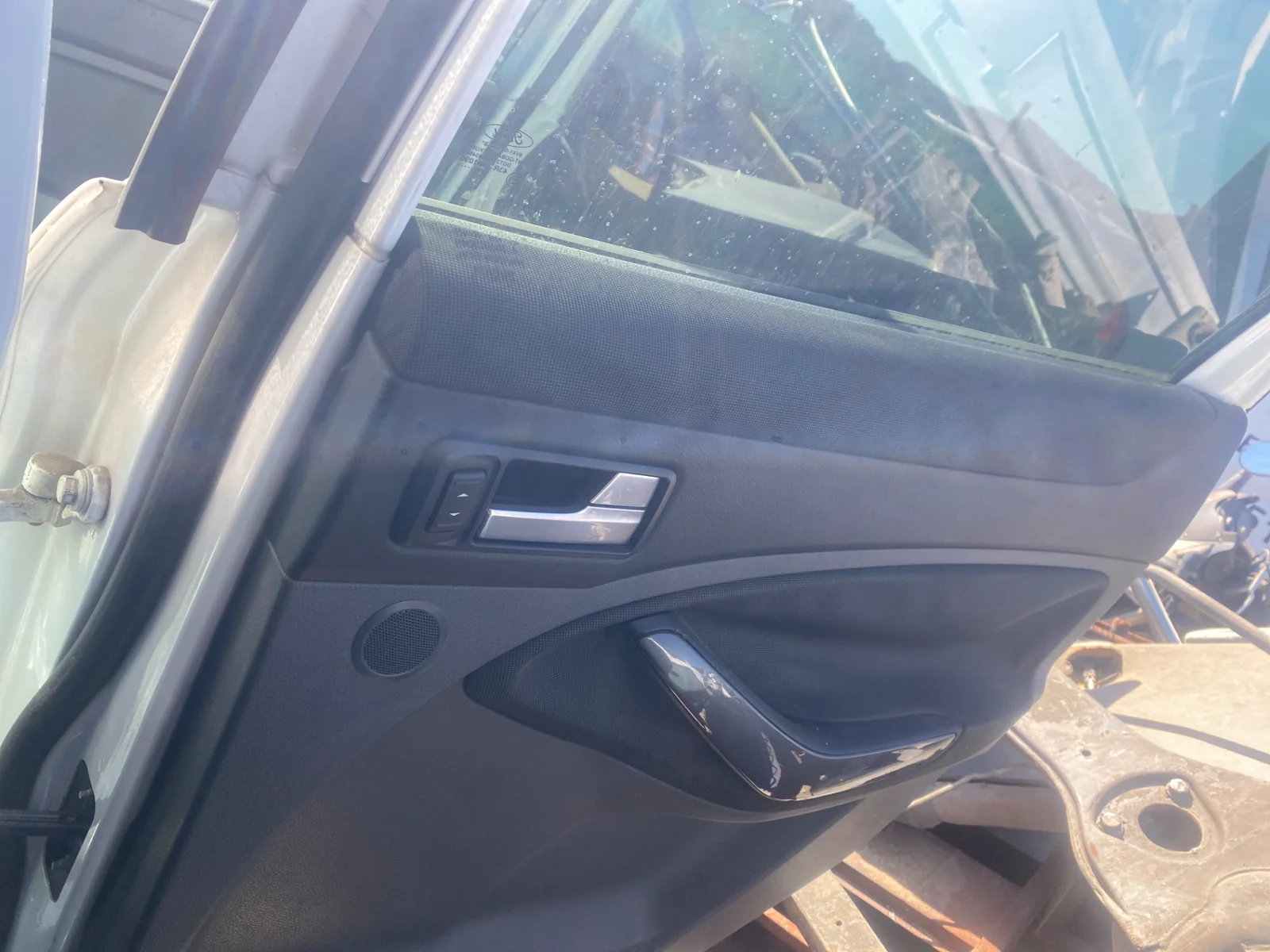Foto de MANETA INTERIOR TRASERA DERECHA FORD KUGA (CBV) 2.0 TDCi CAT (136 CV / 100 KW)