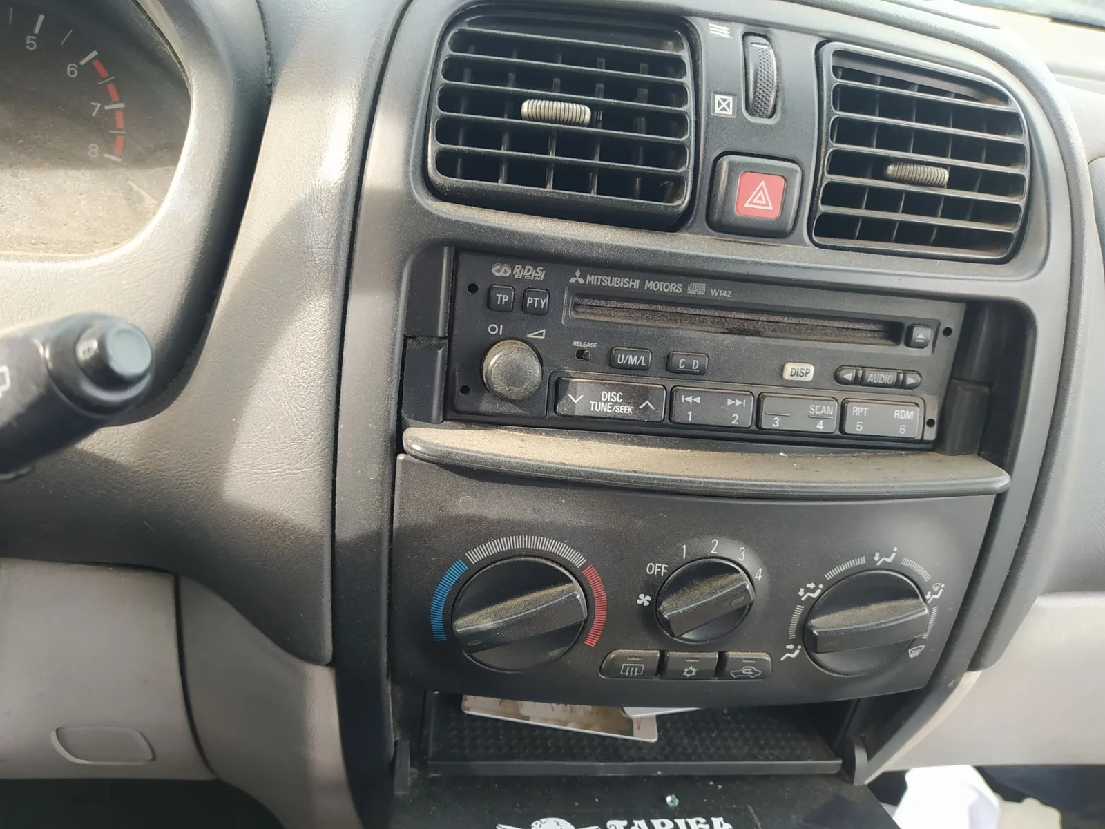 Foto de SISTEMA AUDIO / RADIO CD MITSUBISHI SPACE STAR (DG0) 1.6 CAT (98 CV / 72 KW)