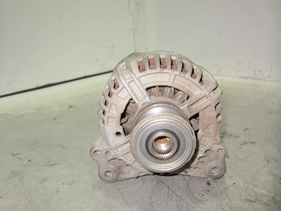 Foto de ALTERNADOR SEAT ALTEA (5P1) 1.6 TDI (105 CV / 77 KW) referencia 03L903023