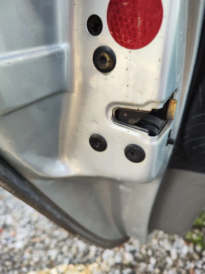 Foto de CERRADURA PUERTA TRASERA IZQUIERDA RENAULT LAGUNA II (BG0) 1.8 CAT (120 CV / 88 KW)