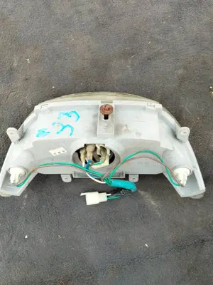 Foto de FARO DELANTERO SYM MIO 50 referencia 33120-KDK-E0 foto 3