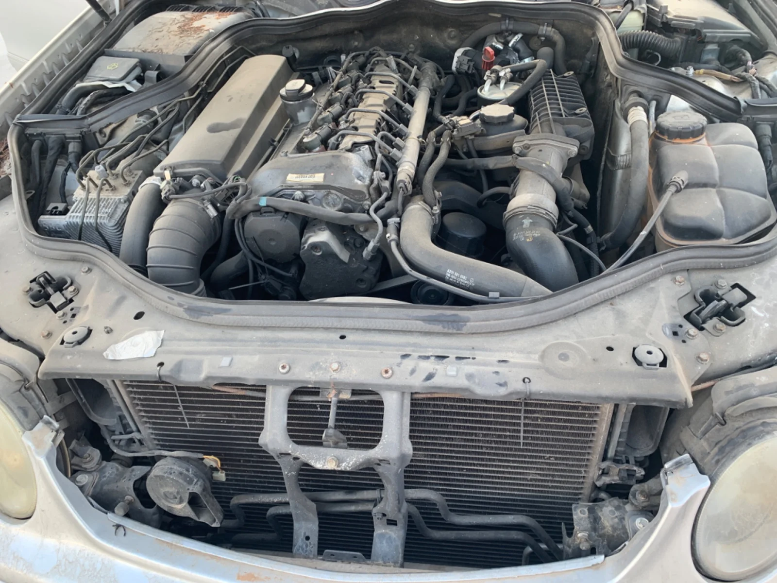 Foto de PANEL FRONTAL MERCEDES-BENZ CLASE E (BM 211) BERLINA 2.7 CDI CAT (177 CV / 130 KW)