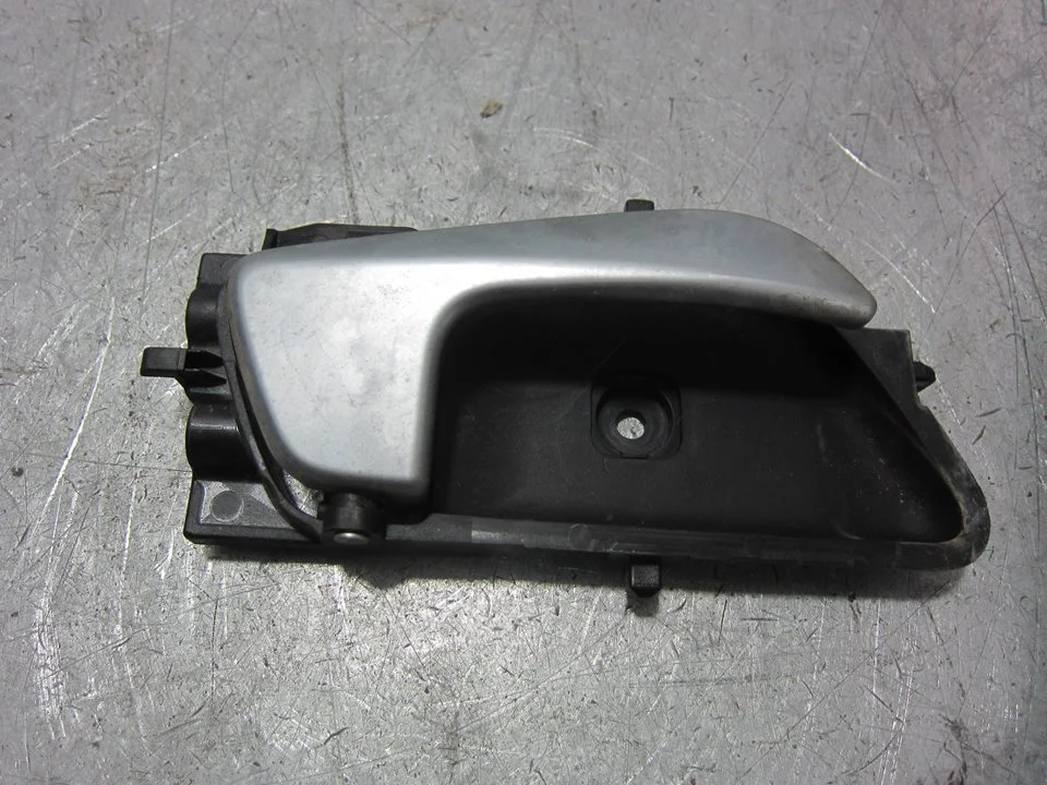 Foto de MANETA INTERIOR DELANTERA DERECHA HYUNDAI I20 (GB) 1.2 16V CAT (84 CV / 62 KW) referencia 82620C7000