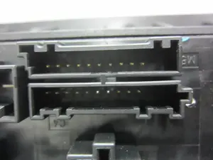 Foto de CAJA RELES / FUSIBLES MERCEDES-BENZ CLK (BM 208) CABRIO 3.2 V6 18V CAT (218 CV / 160 KW) referencia 208545132 foto 6