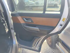 Foto de GUARNECIDO PUERTA TRASERA DERECHA LAND ROVER RANGE ROVER SPORT 2.7 Td V6 CAT (190 CV / 140 KW) referencia LR016881 foto 1