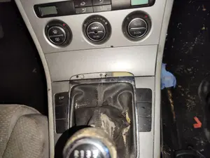 Foto de CENICERO VOLKSWAGEN PASSAT BERLINA (3C2) 2.0 TDI (140 CV / 103 KW) referencia 3C0863284