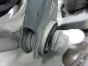 Foto de BRAZO SUSPENSION INFERIOR TRASERO DERECHO PORSCHE MACAN (95BA) referencia 8K0501629L foto 3