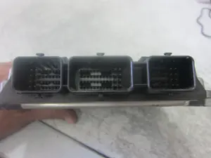 Foto de CENTRALITA MOTOR UCE PEUGEOT 407 1.6 HDi FAP CAT (9HZ / DV6TED4) (109 CV / 80 KW) referencia 9664843780 foto 4