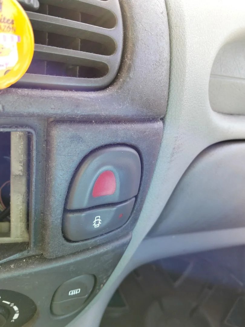 Foto de WARNING RENAULT SCENIC I (JA...) 1.9 dCi Diesel CAT (102 CV / 75 KW)