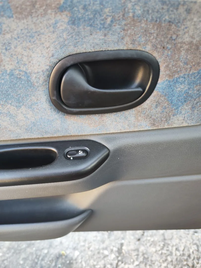Foto de MANETA INTERIOR TRASERA IZQUIERDA RENAULT LAGUNA (B56) 2.0 (113 CV / 83 KW)
