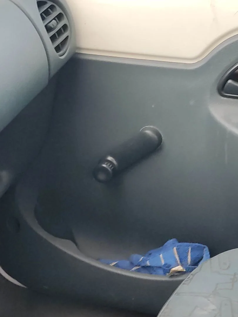 Foto de MANETA ELEVALUNAS DELANTERA IZQUIERDA RENAULT KANGOO I (F/KC0) 1.2 (58 CV / 43 KW)