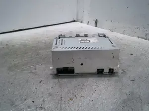 Foto de SISTEMA AUDIO / RADIO CD FORD FIESTA (CNN) 1.25 16V CAT (82 CV / 60 KW) referencia AM5T18C815DT foto 4