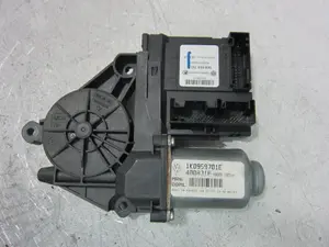Foto de MOTOR ELEVALUNAS DELANTERO IZQUIERDO VOLKSWAGEN GOLF V (1K1)(10.2003) referencia 400831E