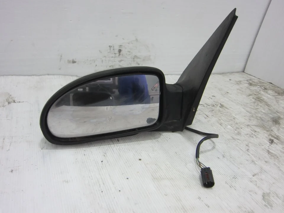 Foto de RETROVISOR IZQUIERDO FORD FOCUS BERLINA (CAK) 1.8 TDDI Turbodiesel CAT (90 CV / 66 KW) referencia 014185