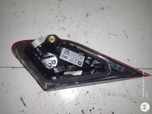 Foto de PILOTO TRASERO IZQUIERDO INTERIOR OPEL CORSA E referencia 13428452 foto 3