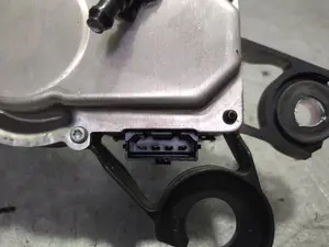 Foto de MOTOR LIMPIA TRASERO SEAT IBIZA BERLINA (6J5) 1.2 12V (69 CV / 51 KW) referencia 6J4955711A foto 3