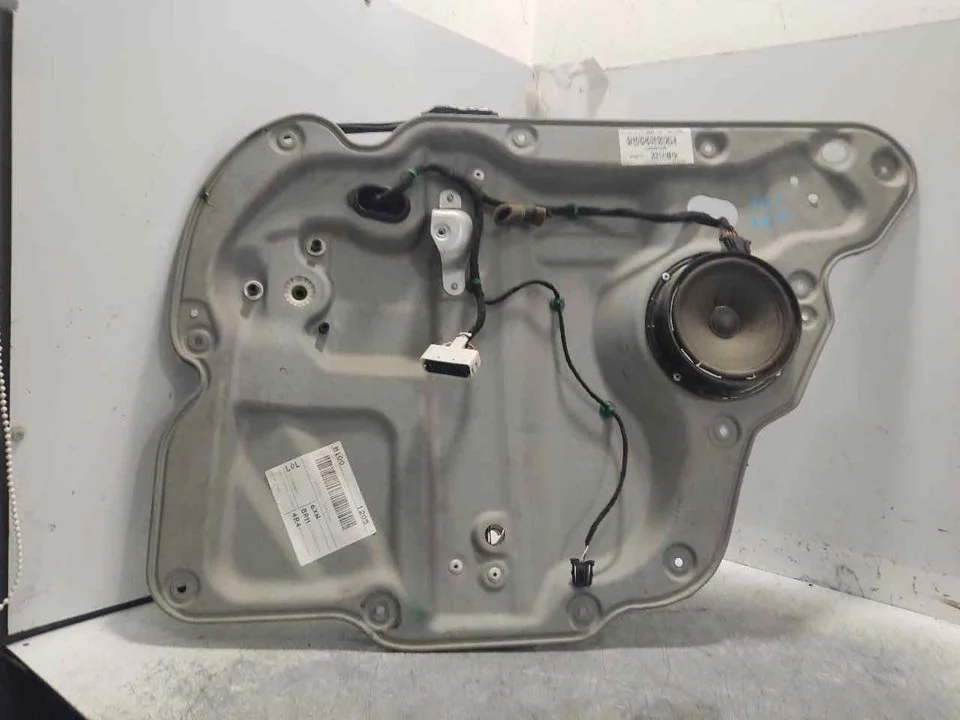 Foto de ELEVALUNAS TRASERO DERECHO VOLKSWAGEN TOURAN (1T1) 1.9 TDI (105 CV / 77 KW) referencia 1T0839730H