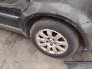 Foto de BRAZO SUSPENSION TRASERO IZQUIERDO VOLKSWAGEN PASSAT BERLINA (3B3) 1.9 TDI (131 CV / 96 KW)