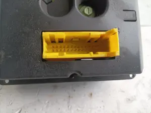 Foto de PANTALLA MULTIFUNCION OPEL ZAFIRA A referencia 13106240 foto 3