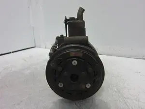 Foto de COMPRESOR AIRE ACONDICIONADO BMW SERIE 3 BERLINA (E36) 1.6 CAT (M43) (102 CV / 75 KW) referencia 8390645