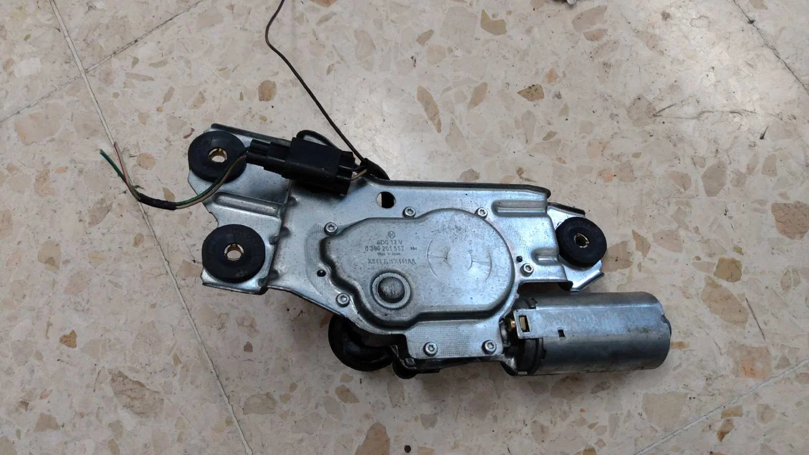 Foto de MOTOR LIMPIA TRASERO FORD FOCUS BERLINA (CAK) referencia 0390201552