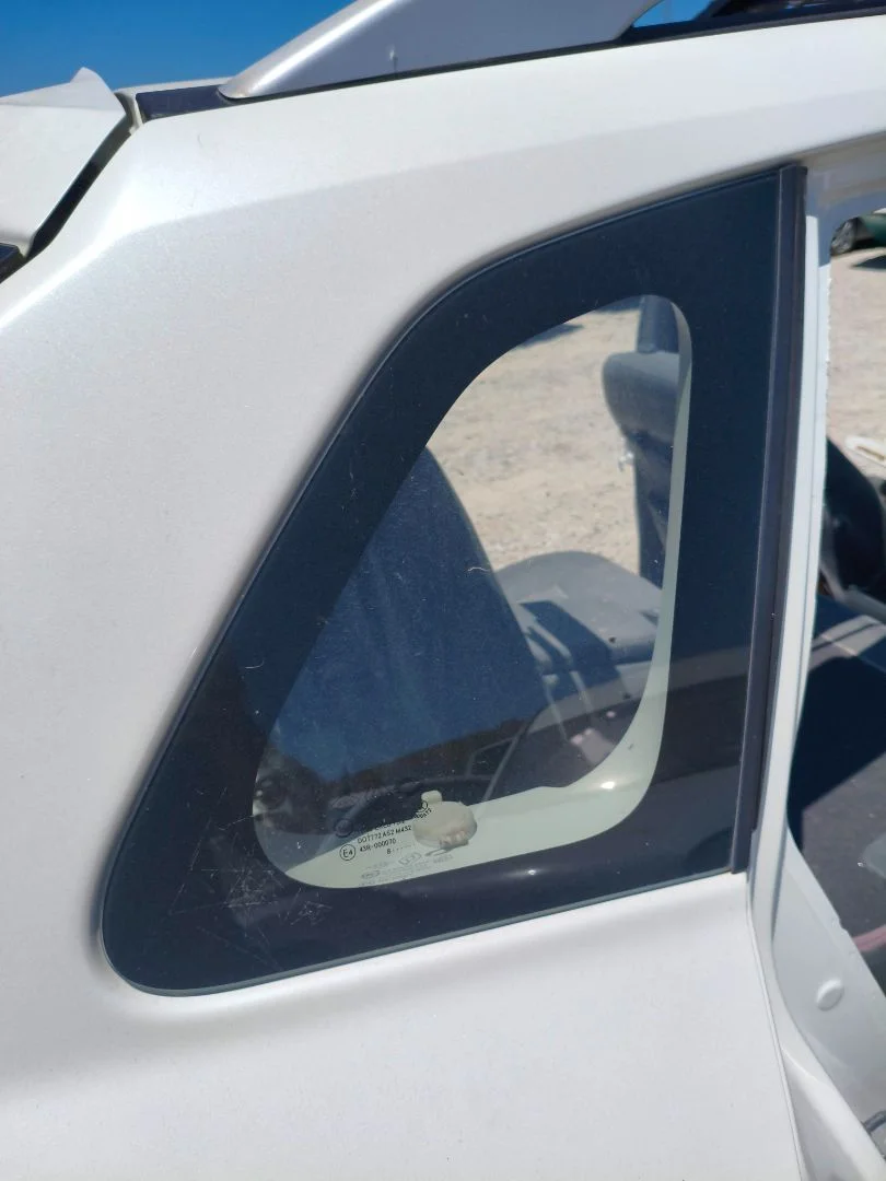Foto de LUNA CUSTODIA TRASERA DERECHA RENAULT KOLEOS I 2.0 dCi Diesel FAP CAT (173 CV / 127 KW)
